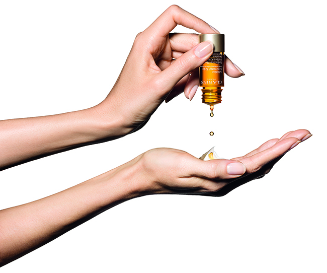 radiance-plus-golden-glow-booster-didactic-still-life
