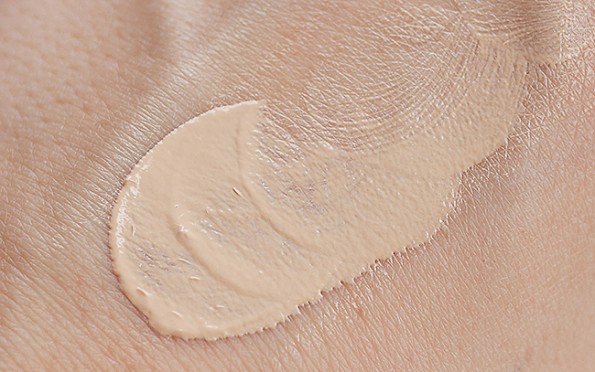 Laura Mercier Tinted Moisturizer SPF20