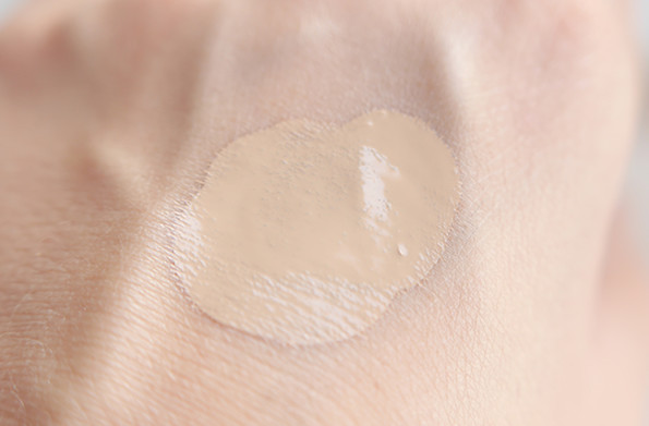 Diorskin Nude Air Sérum de Teint