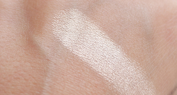 Becca Champagne Pop Shimmering Skin Perfector