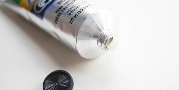 The Body Shop Hemp Hand Protector