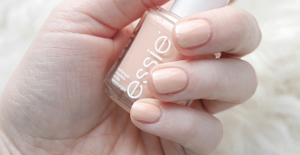 Essie Lounge Lover