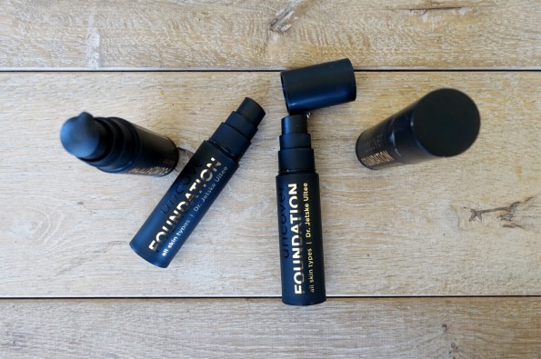 Uncover Foundation & Poeder 