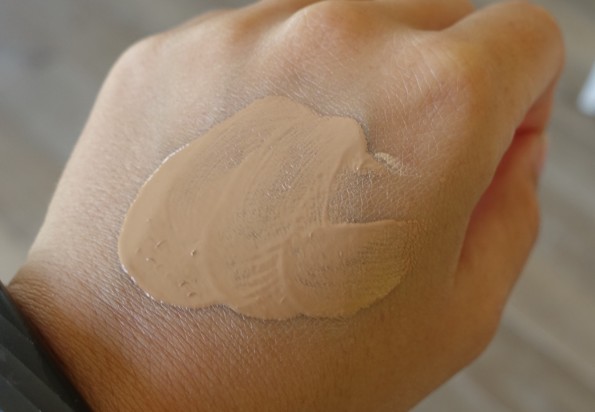 Uncover Foundation & Poeder 