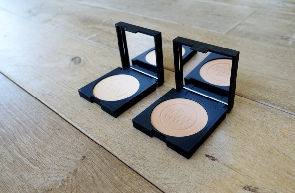 Uncover Foundation & Poeder 