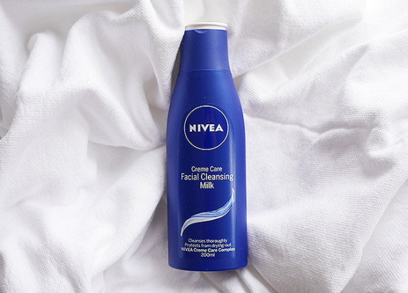 Nivea Creme Care Facial Cleansing