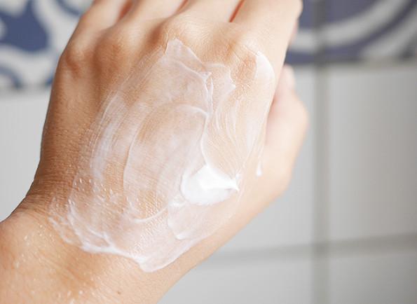 Nivea Creme Care Facial Cleansing